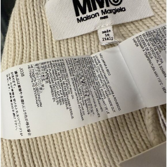 Maison Margiela MM6 Ribbed Knit Beanie With Embroidered "6" Logo In Cream - Picture 11 of 11